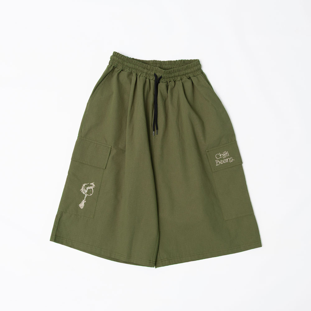 Half cargo pants