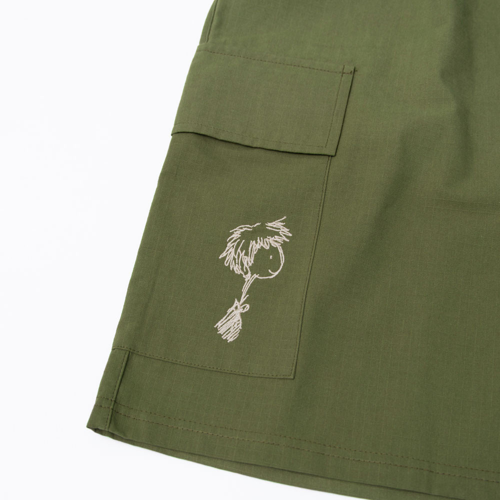 Half cargo pants