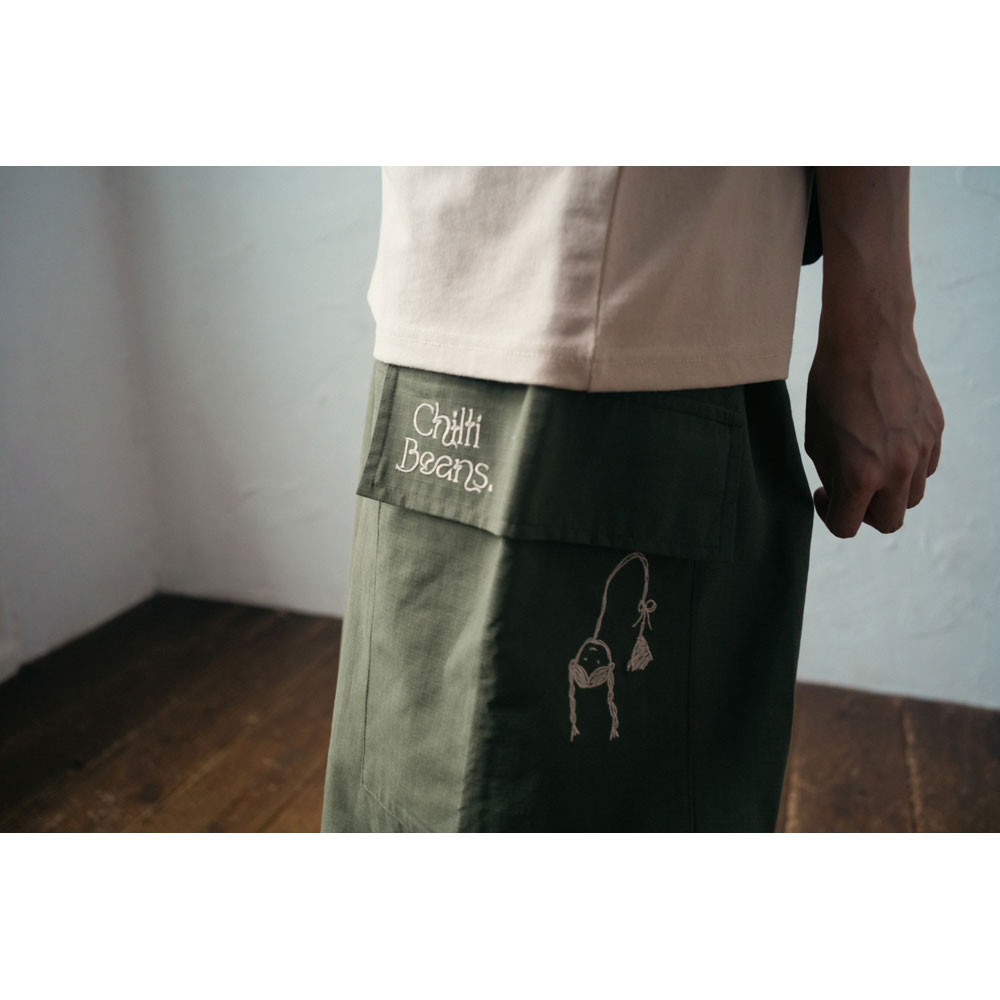 Half cargo pants