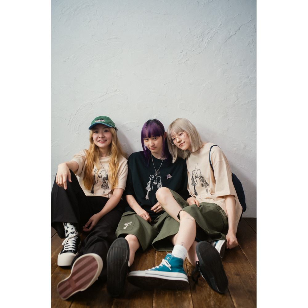「Hi, my friend」Tee / Black